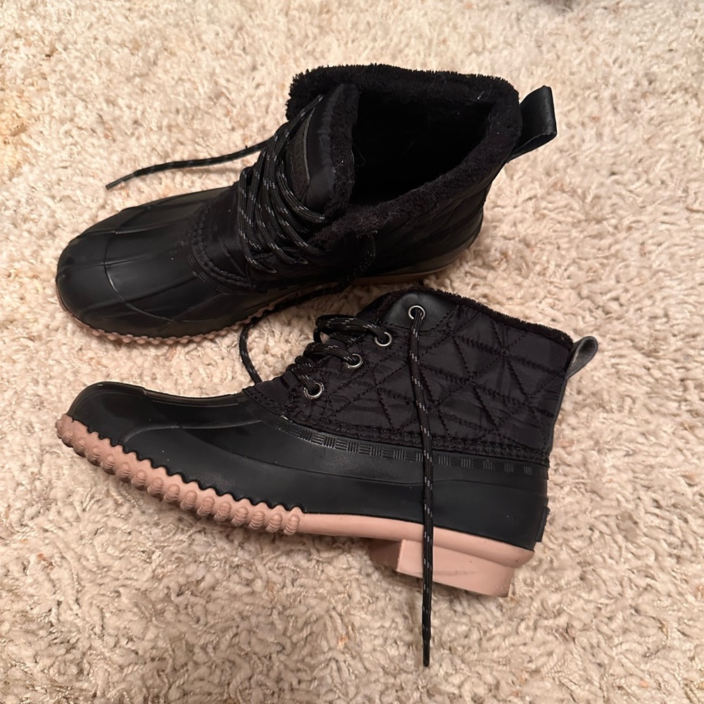 Women's Black Quilted Duck Boots